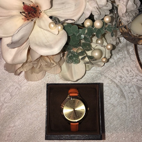 💥CCO SALE💥🥰 AUTHENTIC Michael Kors Watch 🥰 - Picture 3 of 4